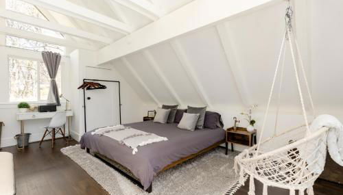 Sprocket Hollow Treetop A-Frame Log Cabin - Foto 3