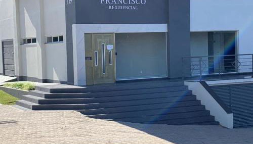 Apto12 com WIFI garagem e 100 metros da Av Brasil - Foto 2