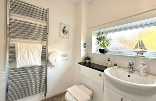 Beautiful 5-Bed East Sussex Home with Hot Tub - Foto 37