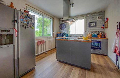 3 Bedroom Gorgeous Apartment In Confolens - Foto 7