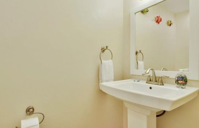 End Unit With Ocean Views And Juliet Balcony. 2 Bedroom Condo by RedAwning - Foto 10