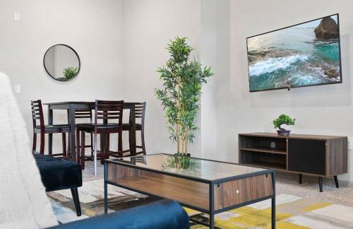 Spacious LUX 2BR 2B Unit in Austin with Pool! - Photo 20