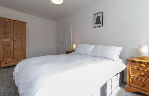 Free Driveway Parking 3 Double Bedroom House, Ideal for long term contractor, etc stays, 4 miles 11 mins drive to Nissan, 20 mins drive to Sunderland Newcastle, Fast WIFI - see Dwellcome Home Ltd site for assurance - Foto 15