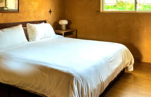 13 acres Perfect for Groups! 3BR Sleeps 8-10 - Foto 70
