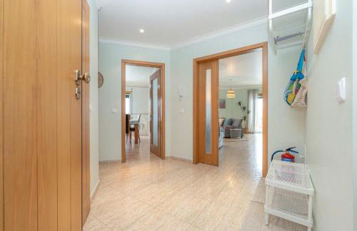 Atlantic Ocean 2BDR with Pool by LovelyStay - Foto 8