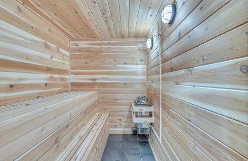 All-Season Cabin Hot Tub and Sauna in Donnelly - Foto 25