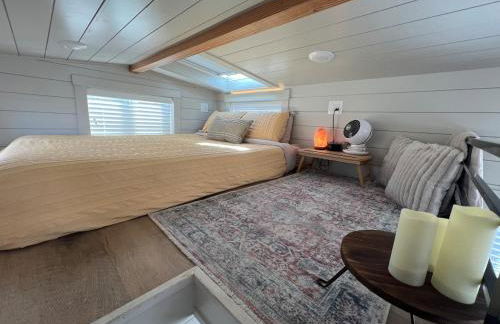 Access Zion & Bryce! Tiny Home with Rooftop Deck and Hot Tub - Foto 4