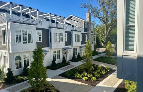 Luxe by the Lake - Pool Access - Photo 55