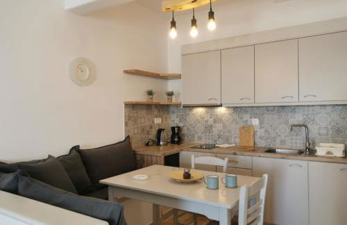 Helen's Minimal Studios & Apartments - Photo 2