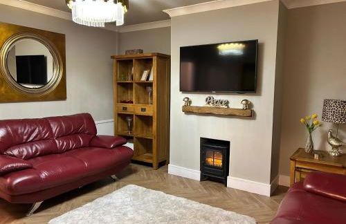 2-Bed Cardiff Home | Contractors & Long Stays - Foto 1