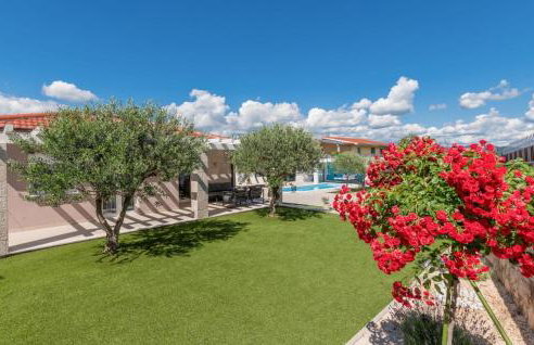 Awesome Home In Kamenmost With Jacuzzi - Foto 26