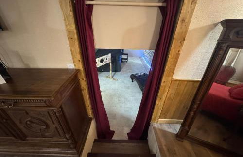 L'Alcôve Secrète Suite médiévale avec Spa - Foto 29