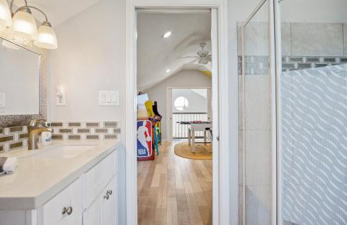 Views! Beachside, Hot Tub, Arcade, Family Beach Retreat with Fun for Every Age! - Foto 27