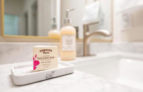 Stylish Retreat with Pool near The Parks - Foto 37