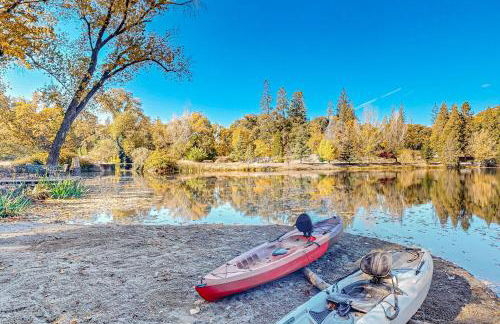 1BR Dog-Friendly Lakefront Cabin with Canoes - Foto 2