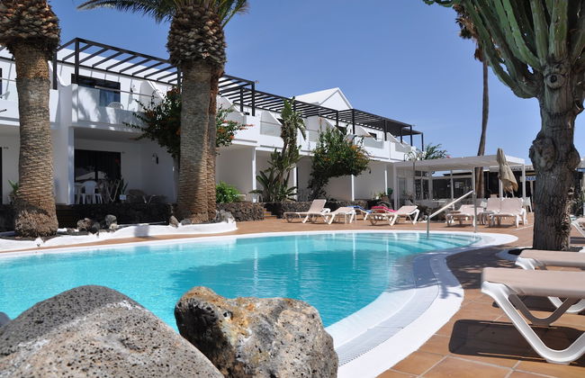 Apartamentos Los Tulipanes - Photo 1