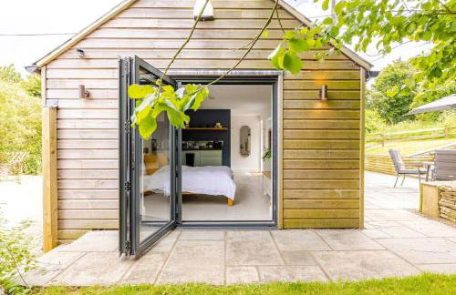 Cosy Cotswolds Retreat near Bath & Castle Combe - Photo 1