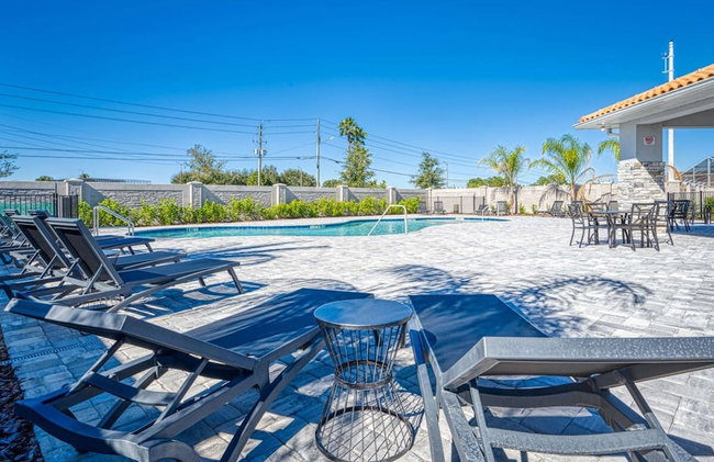 7961 Luxuosa Villa de 4 Suítes com Piscina Privativa a 10 Minutos da Disney - Foto 73