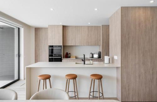 Green Coast Beachfront Retreat By Minhos Guest - Photo 18