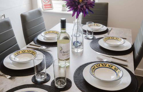 Pristine and Modern Home away from Home - Photo 32