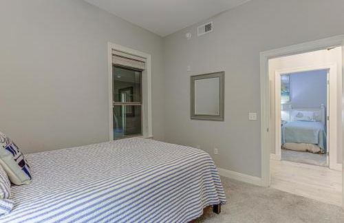 Chic 3BDR for 6 with Pool & Hot Tub Overlooks Marina - Foto 29