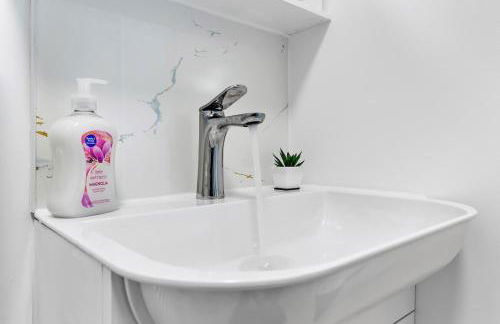 Spacious 3 beds home Close to Southampton GENERAL HOSPITAL - sleep 9 - Free Parking - Pool table - 2 Large TVs - Foto 59