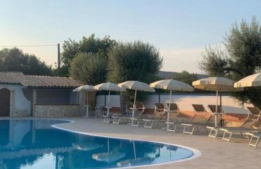 Villa Parisi con piscina - Foto 2