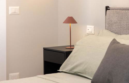 Segrate - Milano Due Appartamento di Lusso con Vista Lago - Photo 2