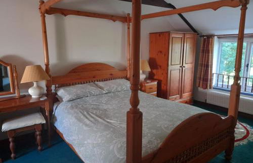 Hayloft Cottage Your Family-Friendly Countryside Retreat, Master En-suite, Sleeps 6, Indoor Pool, Tennis Court and Tarka Trial Access for cycling - Photo 3