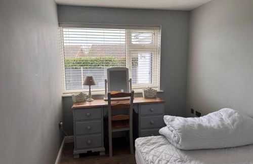 Pet-friendly - 2 Bedrooms Bungalow hot tub Parking - Foto 39