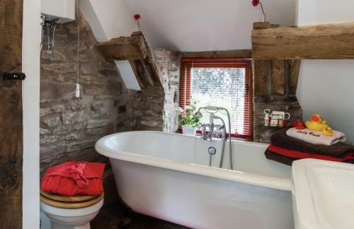 Ty Fferm Hen, Ancient Farmhouse, Coity Bach - Foto 33