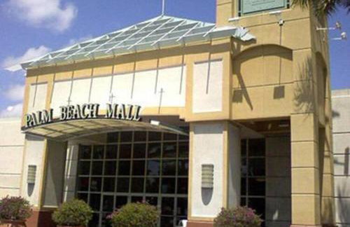 Whole House+Renovated+Pool+Lanai+BBQ+Close to All - Foto 18