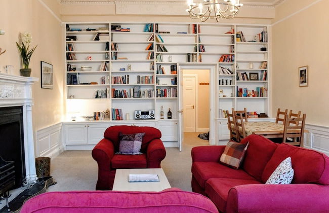 Traditional Georgian Flat in New Town, Sleeps 5-6 - Photo 1