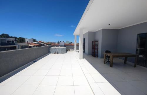 Linda cobertura no campeche próximo a praia - Foto 12