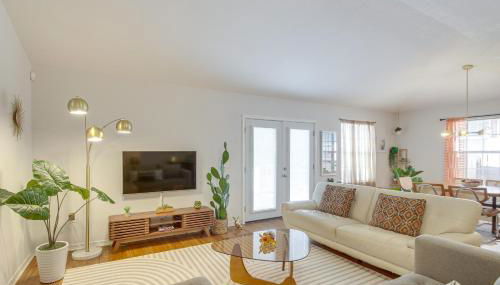 3 Mi to Escambia Bay Home with Deck and Private Yard! - Foto 5