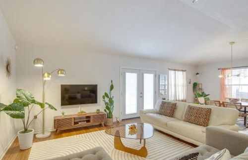 3 Mi to Escambia Bay Home with Deck and Private Yard! - Foto 5