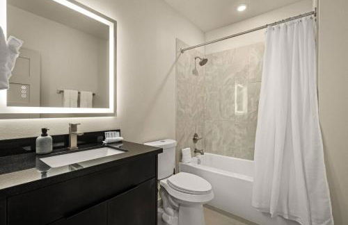 2Linkd Homes | 9BR•All Private Baths | Pool |Gated - Foto 52