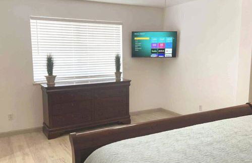 Spacious Getaway! Pool, Spa, Sleeps 9 - Foto 16