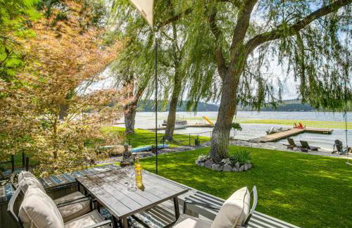 Hot Tub, Deck and Mtn Views Nine Mile Falls Duplex - Foto 19