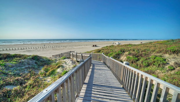 3 Condos in Beachfront Complex w Pool Sleeps 22 Island Retreat 3-unit Buyout - Foto 3, Habitación