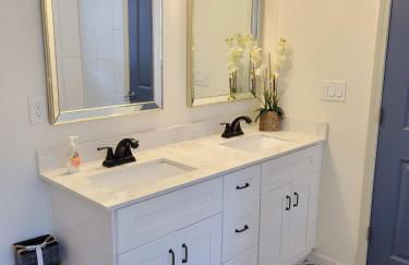 Westside Charmer - 10 min from Downtown - Foto 16