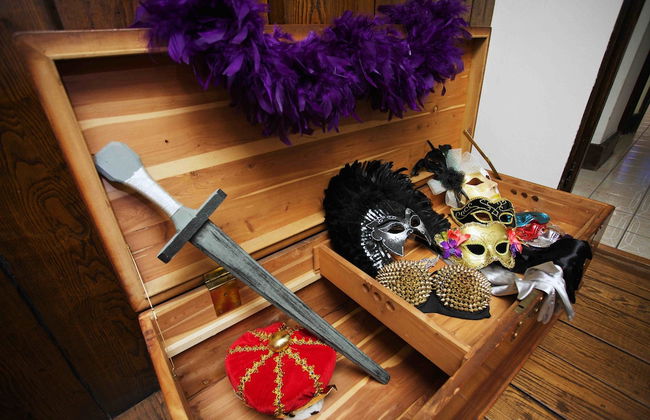 Castle on Glen - 3 Bedroom Home - Photo 5