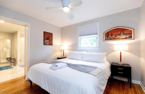 NEW Casa Azul - 2 king Beds Yard HOT TUB! - Foto 3