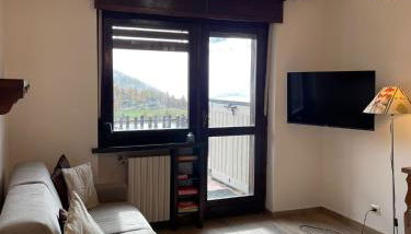 Bilocale con terrazzo e vista spettacolare sui monti - Foto 4