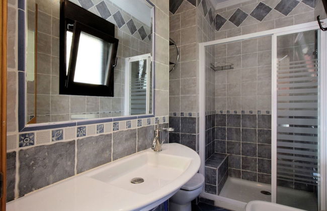 Luxury Villa in Sayalonga With Private Pool - Photo 13