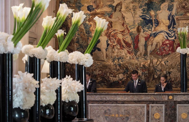 Four Seasons Hotel George V - Photo 3