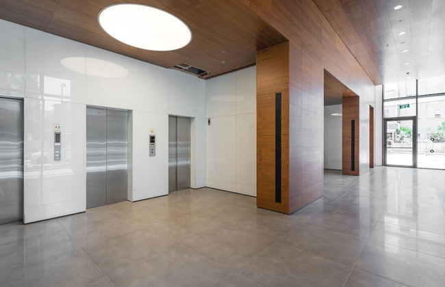 Front of Beach next to RoyalBeach Hotel - Foto 3