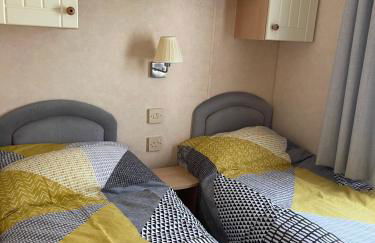Beautiful 2-Bed Static caravan - Photo 6