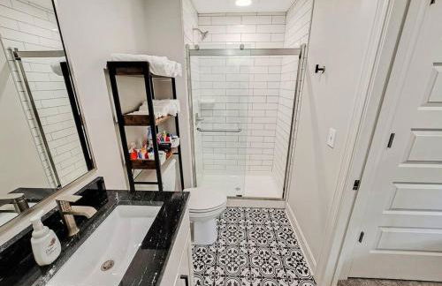 Magazine-Featured Mansion, Golf Green, Casino, etc - Foto 59