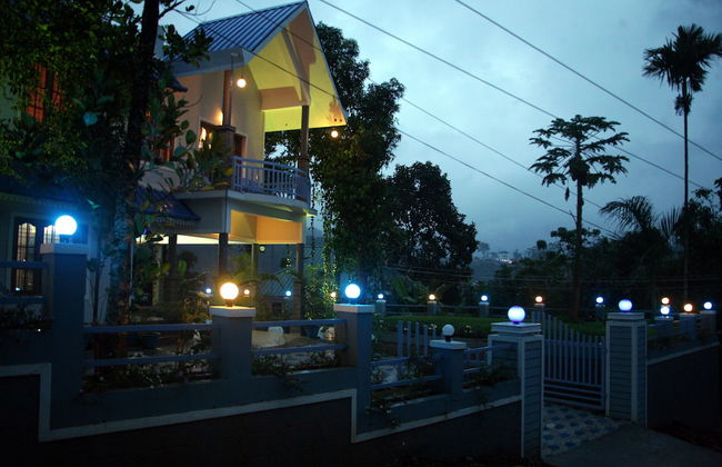 Room-1 Bedroom With Balcony Mountain Vie - Photo 9